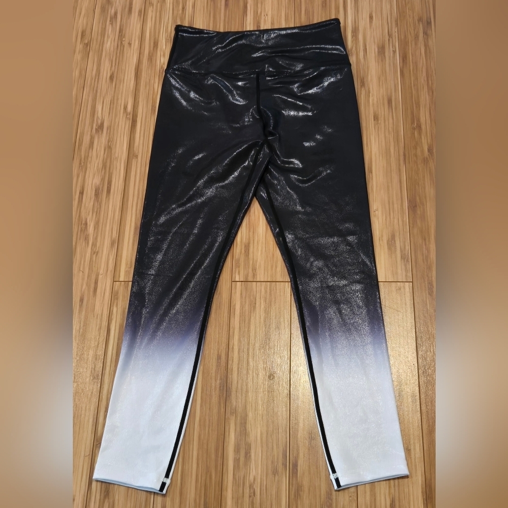 NWT Zyia Active Black and White Ombre Leggings